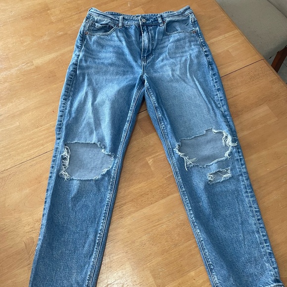 American Eagle Mom Jean - Picture 2 of 5